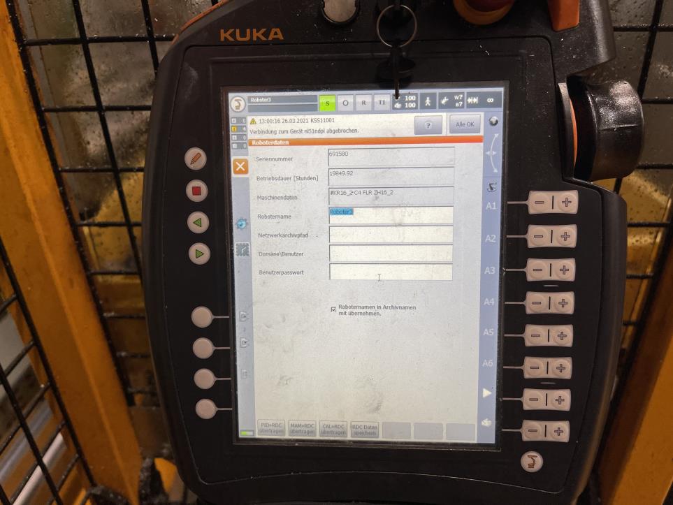 Gepflegte Bearbeitungszentren und Roboter eines Automobilzulieferers-8